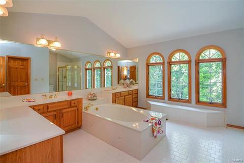 673 Carman Mdws, Ballwin, MO 63021 photo 27