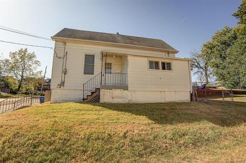 121 E Loretta Ave, Saint Louis, MO 63125 photo 2