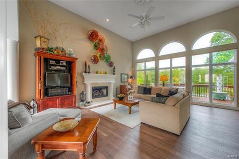 719 Thorntree Ln, Eureka, MO 63025 photo 3