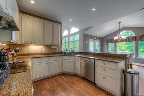 719 Thorntree Ln, Eureka, MO 63025 photo 6