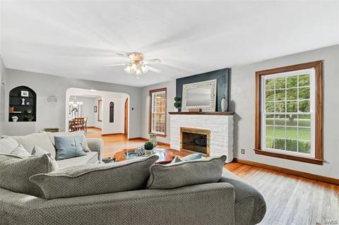 3413 Fee Fee Rd, Bridgeton, MO 63044 photo 3