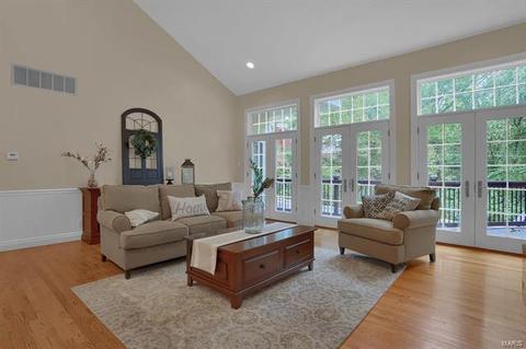 3 Treebrook Ln, Saint Louis, MO 63124 photo 8
