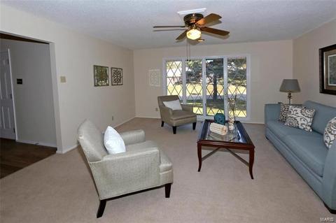 2 Nicolet Dr, Manchester, MO 63011 photo 5