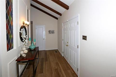 2 Nicolet Dr, Manchester, MO 63011 photo 2