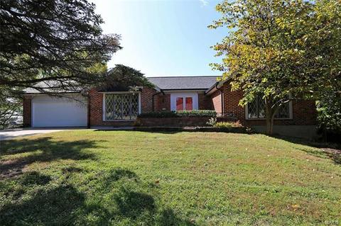 2 Nicolet Dr, Manchester, MO 63011 photo 1