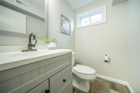 846 Forest Village Dr, Ballwin, MO 63021 photo 21