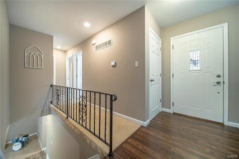 846 Forest Village Dr, Ballwin, MO 63021 photo 2