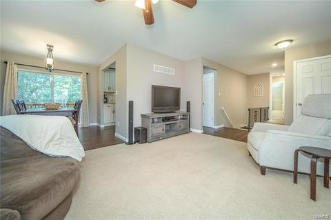 846 Forest Village Dr, Ballwin, MO 63021 photo 5