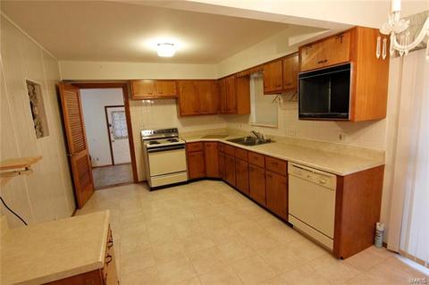 1449 Boly Ln, Ballwin, MO 63021 photo 10