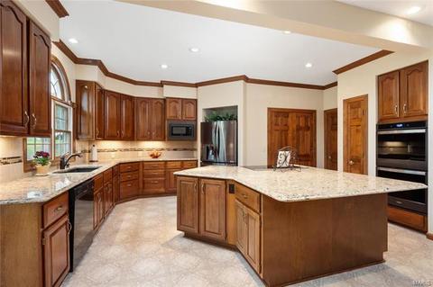2244 Devonsbrook, Chesterfield, MO 63005 photo 10