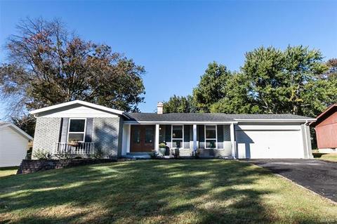 421 Iron Warrior Ln, Manchester, MO 63011 photo 1