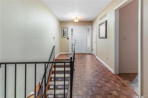 649 Huntley Hts, Ballwin, MO 63021 photo 2