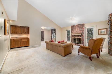 649 Huntley Hts, Ballwin, MO 63021 photo 4