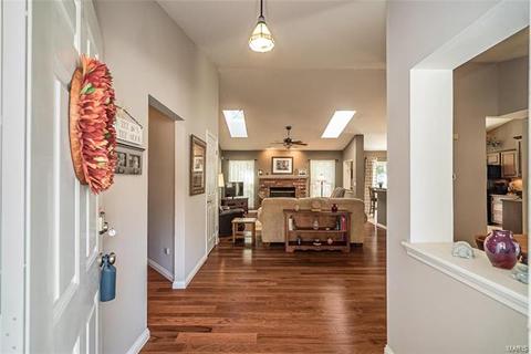 716 Trago Creek Dr, Ballwin, MO 63021 photo 2