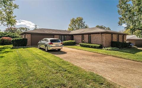1020 Van Dyke Dr, Ballwin, MO 63011 photo 1