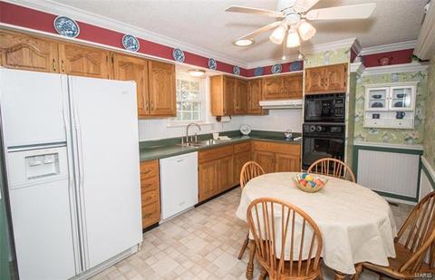 656 Tanglewilde Dr, Ballwin, MO 63011 photo 8