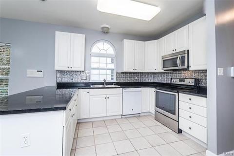 102 Chantry Dr, O'fallon, MO 63366 photo 12