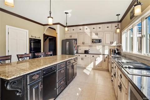700 Saint Paul Rd, Ballwin, MO 63021 photo 7