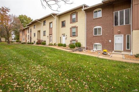 190 Carmel Woods Dr, Ellisville, MO 63021 photo 2