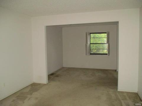 2360 Hidden Meadow Ln, Ballwin, MO 63021 photo 3