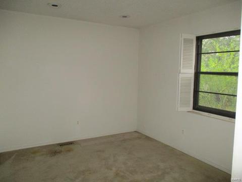 2360 Hidden Meadow Ln, Ballwin, MO 63021 photo 10