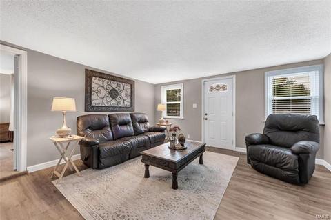4265 Ringer Rd, Saint Louis, MO 63129 photo 3