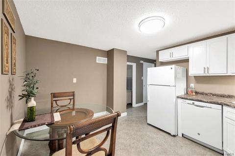 4265 Ringer Rd, Saint Louis, MO 63129 photo 6