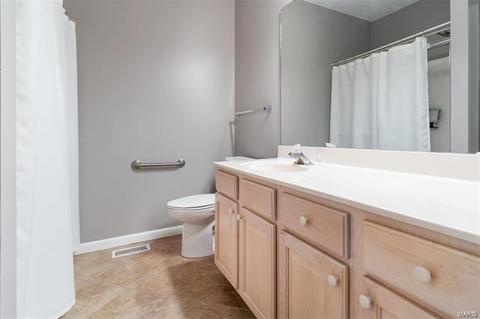 5723 Hillcamp Ct, Saint Louis, MO 63128 photo 16
