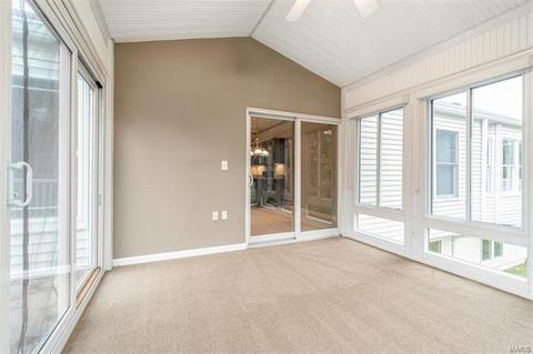 5723 Hillcamp Ct, Saint Louis, MO 63128 photo 8