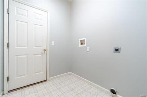 5723 Hillcamp Ct, Saint Louis, MO 63128 photo 10