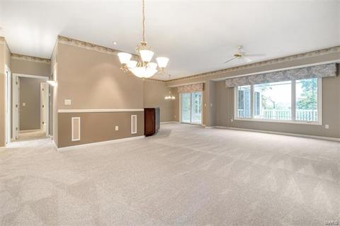 5723 Hillcamp Ct, Saint Louis, MO 63128 photo 4