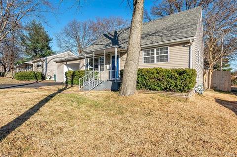 416 Chamberlin Dr, Ballwin, MO 63021 photo 2