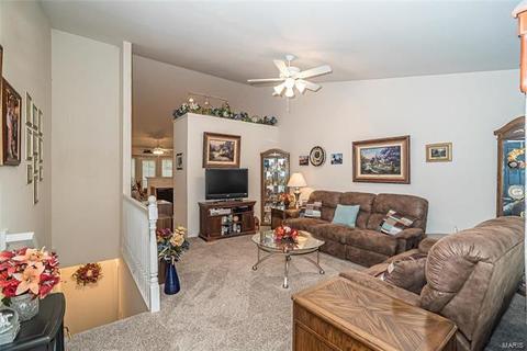 132 Hunters Run Ct, Eureka, MO 63025 photo 2