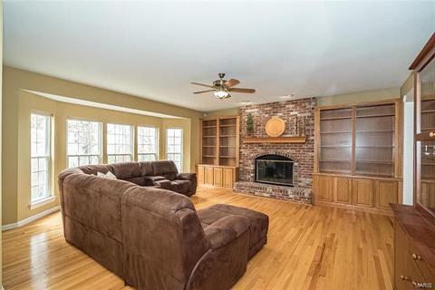 17529 Radcliffe Pl, Wildwood, MO 63025 photo 6