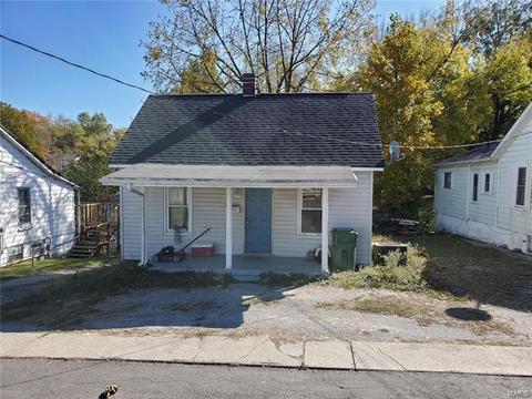 1106 Spring St, Chester, IL 62233 photo 1