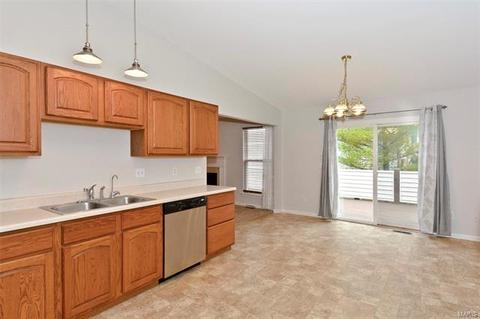 684 Hawk Run Dr, O'fallon, MO 63368 photo 22