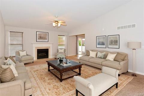 684 Hawk Run Dr, O'fallon, MO 63368 photo 2