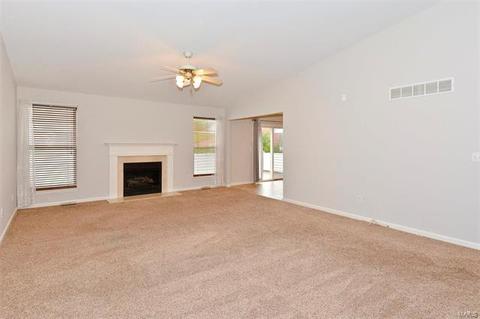 684 Hawk Run Dr, O'fallon, MO 63368 photo 3