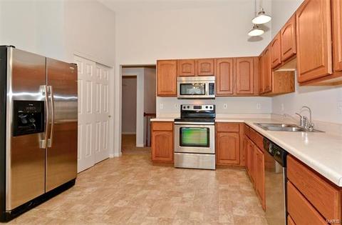 684 Hawk Run Dr, O'fallon, MO 63368 photo 6