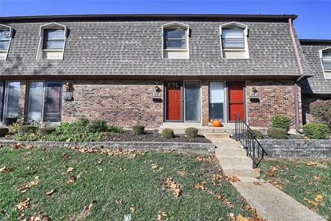 1210 Wicklow Rd #I, Ballwin, MO 63021 photo 1