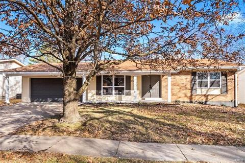 619 Twigwood, Ballwin, MO 63021 photo 2