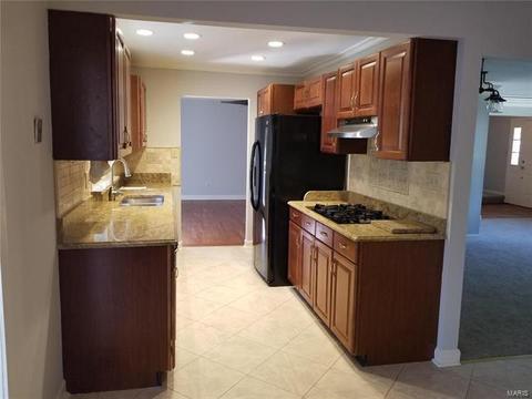 5472 Fireleaf, Saint Louis, MO 63129 photo 7