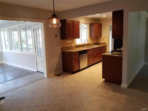 5472 Fireleaf, Saint Louis, MO 63129 photo 6