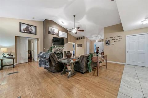 906 Bridle Path Ln, O'fallon, MO 63366 photo 4