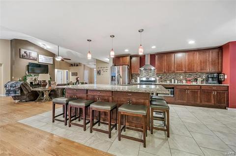 906 Bridle Path Ln, O'fallon, MO 63366 photo 5