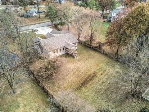 129 New Ballwin Rd, Ballwin, MO 63021 photo 3