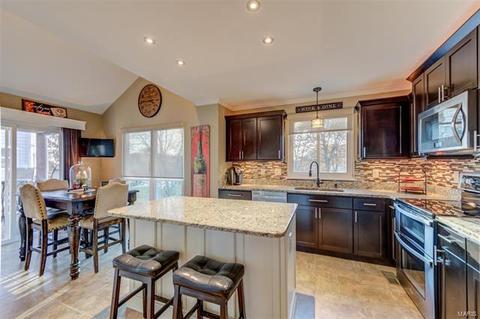 1155 Oak Borough, Ballwin, MO 63021 photo 13