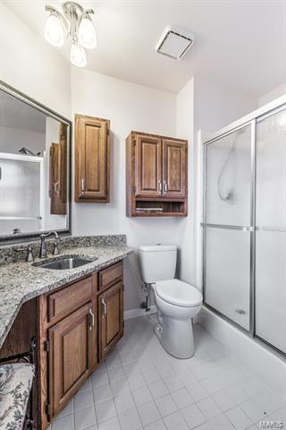 1407 Whispering Creek Dr, Ballwin, MO 63021 photo 17