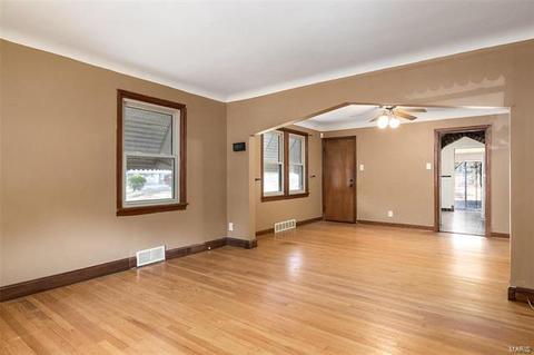 9027 Mcnulty Dr, Saint Louis, MO 63114 photo 8