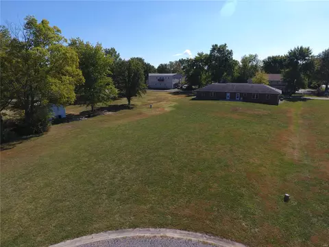 716 St Charles Ave, Saint Libory, IL 62282 photo 1
